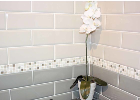 خرید کاشی دیواری سرامیکی 75x300 میلی‌متری، براق، مدرن و ضد لغزش ساخت آنلاین