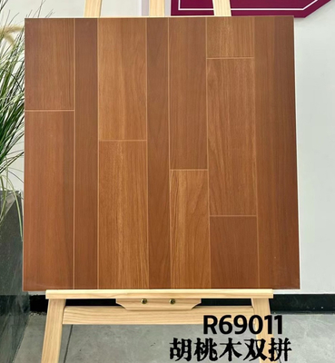 600x600mm ضد لغزش درجه AAA Retro کاشی های سرامیکی چوبی برای اتاق غذاخوری قهوه ای